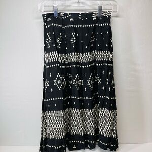 Forever 21 Black and‎ White Geometric Midi Skirt